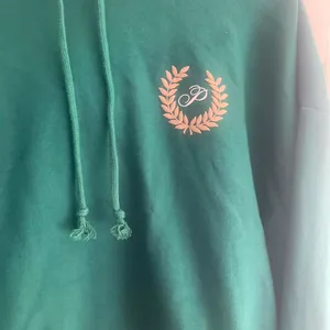 PINK Victoria’s Secret XL Green Cropped Oversized Hoodie Embroidered Logo thumbnail 2