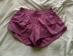 Lululemon Hotty Hot Short II *2.5" thumbnail 1