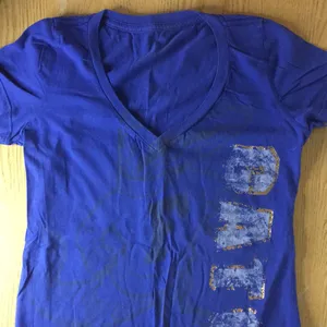 Women’s Florida Gators T-Shirt Blue/Gold Size Small thumbnail 2