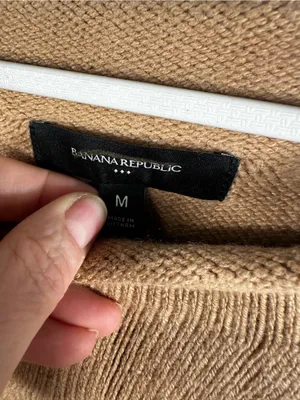 H95. Banana Republic Cable Knit Crewneck Sweater in Camel thumbnail 2