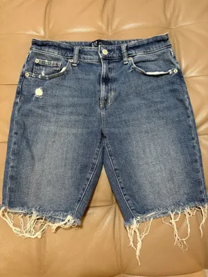 Gap 9 in Distressed‎ Bermuda Shorts thumbnail 1