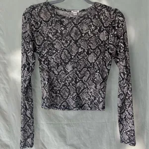Garage Windsor Mesh Snakeskin Long Sleeve thumbnail 2