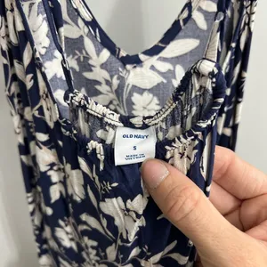 Old Navy dress never worn thumbnail 4