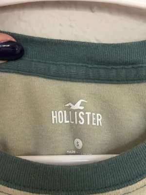 Hollister Baby Tee thumbnail 3