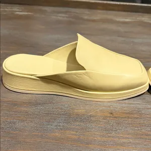 Vince Raquel Leather Mules Cashew Pale Yellow Slip-On Flats Size 5.5 NIB $295‎ thumbnail 4