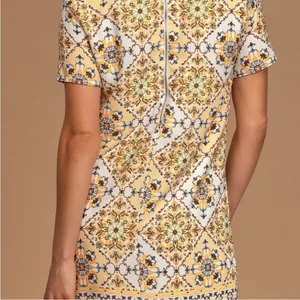 Lulus 💛Dandy Lion Yellow Print Shift Dress Size small💛 thumbnail 2