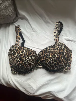 Victoria’s Secret PINK leopard print bra size 36DD thumbnail 4