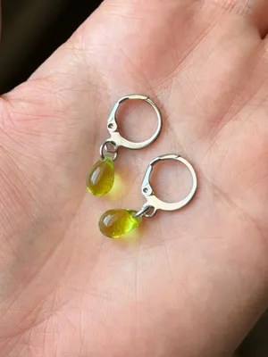 Handmade green mini teardrop Czech glass simple minimalist earrings💚 thumbnail 5