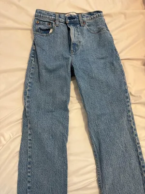 Abercrombie High-Rise Jeans thumbnail 1