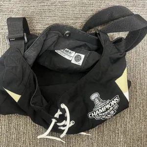 Pittsburgh Penguins Jersey Tote Bag- Black W/ Logo,Zipper Official NHL Product thumbnail 7