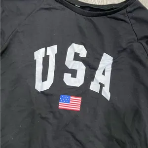 Women’s Black USA American Flag Size Medium Sweater thumbnail 2