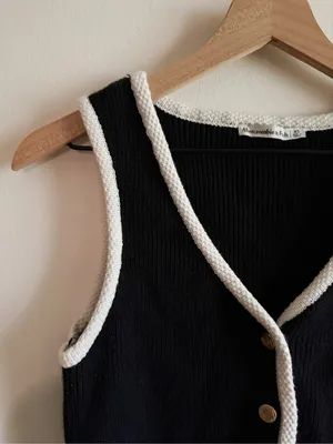 Abercrombie & Fitch Button Down Sweater Vest Size XS thumbnail 3