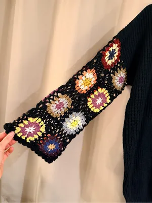 SHEIN Black Crewneck Sweater with Multicolor Crochet Flower Sleeves thumbnail 2