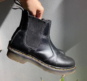 Dr Martens black leather 2976 Chelsea boots 🔥 thumbnail 2