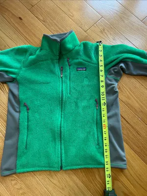 Patagonia Green Teddy Fleece Jacket with Gray Panels 3 zip pockets cozy thumbnail 7