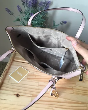 Michael Kors Purse thumbnail 9
