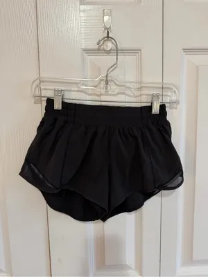 Lululemon Hotty Hot Short II 2.5" Black Size 4 Reg thumbnail 4