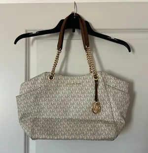 Michael Kors Purse thumbnail 1