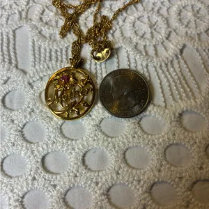 Avon Gold 'Mother' Pendant Necklace thumbnail 4