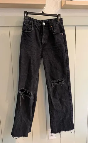 Zara Washed Black Raw Hem Flared Leg Jeans Denim Pants Distressed thumbnail 1
