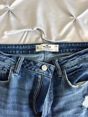 Hollister Women's Medium Blue Skinny Jeans thumbnail 2