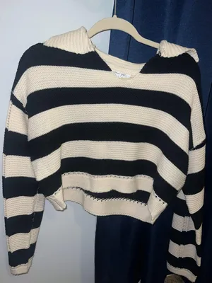 Cloud Ten Lane 201 Black And White Cropped Sweater thumbnail 2