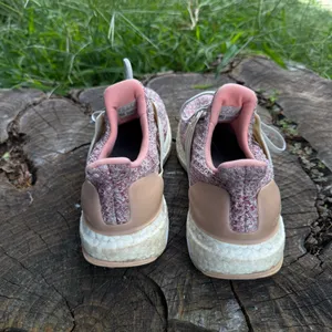 Adidas Ultraboost Women’s Running Shoes size 7 thumbnail 3