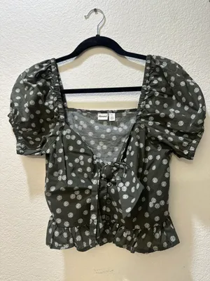 Abound Cropped Floral Blouse thumbnail 1
