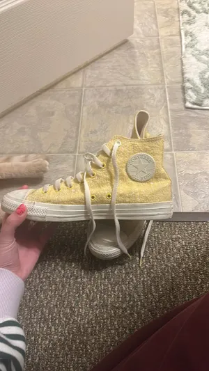 Yellow Converse High-Top thumbnail 2