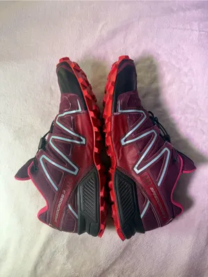Salomon Women's Trail Running Shoe - Burgundy with Pink and Aqua Accents thumbnail 8