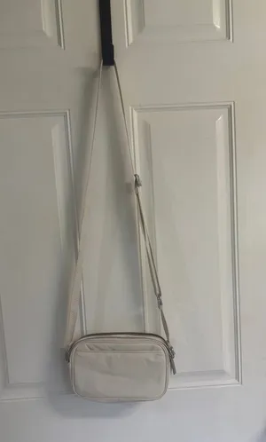 Lululemon 2L Solid Light IvoryCrossbody Camera adjustable strap Bag thumbnail 2