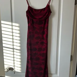 Windsor Red Floral Midi Dress thumbnail 5