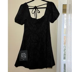 Lulus Black Jacquard Dress Bow Front Tie Across the Back Size Large NWT thumbnail 2
