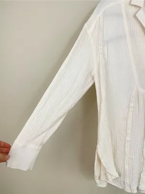Free People "All About The Feels"‎ Ivory Gauze Crinkle Button Down Top Size XS thumbnail 4