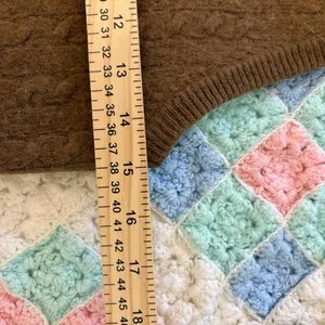 Brandy Melville Brown Cable Knit Sweater Vest Womens One Size V Neck Cropped Tan thumbnail 5