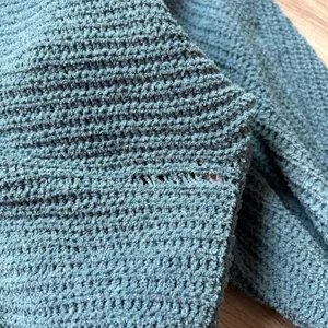 American Eagle Chenille Oversized Chunky V-Neck Sweater Teal Size M thumbnail 9