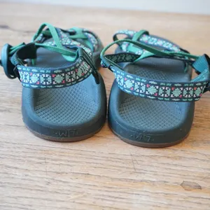 Chaco Womens Size 7 Z Cloud 2 Sandals Green Excellent Geometric Toe Loop Strappy thumbnail 4