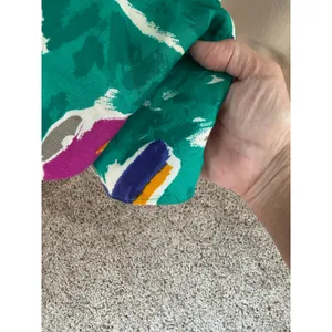 Vintage REO Midi Dress Women's SZ 14 Green Abstract Pleated V-Neck Short Sleeves thumbnail 5
