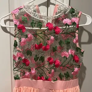 Elegant Floral Embroidered Dress - Pink thumbnail 3