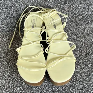x Free People Platform Sandals Womens 8 Cream Lace Up Wedges thumbnail 4