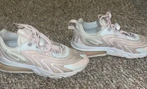 Womens Nike Air Max 270 React Photon Pink thumbnail 1