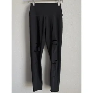 Alo Yoga Black High Waist Ripped Warrior Leggings Medium M Cutout Shredded Edgy thumbnail 3