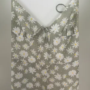 Princess Polly Green Daisy Print Romper Size 6 Smocked Back V Neck thumbnail 5