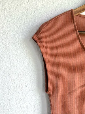 NWT Chaser Womens Shirt Burnt Orange Ribbed Sleeveless Keyhole Small thumbnail 5