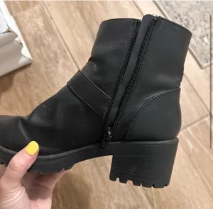 Black Boots thumbnail 3