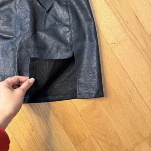 Lioness The Rizzo Mini Skirt Black M EUC Faux Leather Slit Y2K Club Urban Chic thumbnail 3