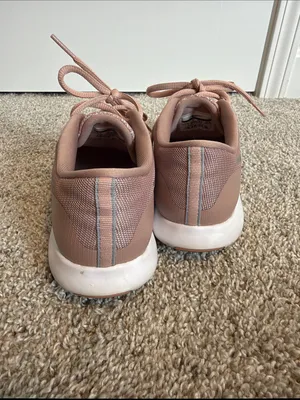 Women’s Nike thumbnail 4