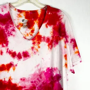 Hanes Size XL Top Something Bright Tie Dye Handmade Pink White Tee V Neck 203‎ thumbnail 4