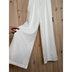 NWT Lulus Captivating Entrance White Off-the-Shoulder Two-Piece Jumpsuit Sz XS thumbnail 5