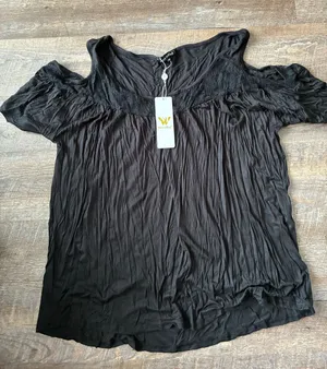 White Mark Black Top thumbnail 1